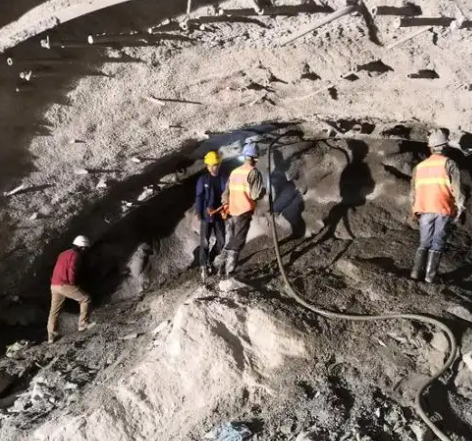 长沙隧道拱顶带模注浆料，微膨胀注浆料的特点及施工工艺